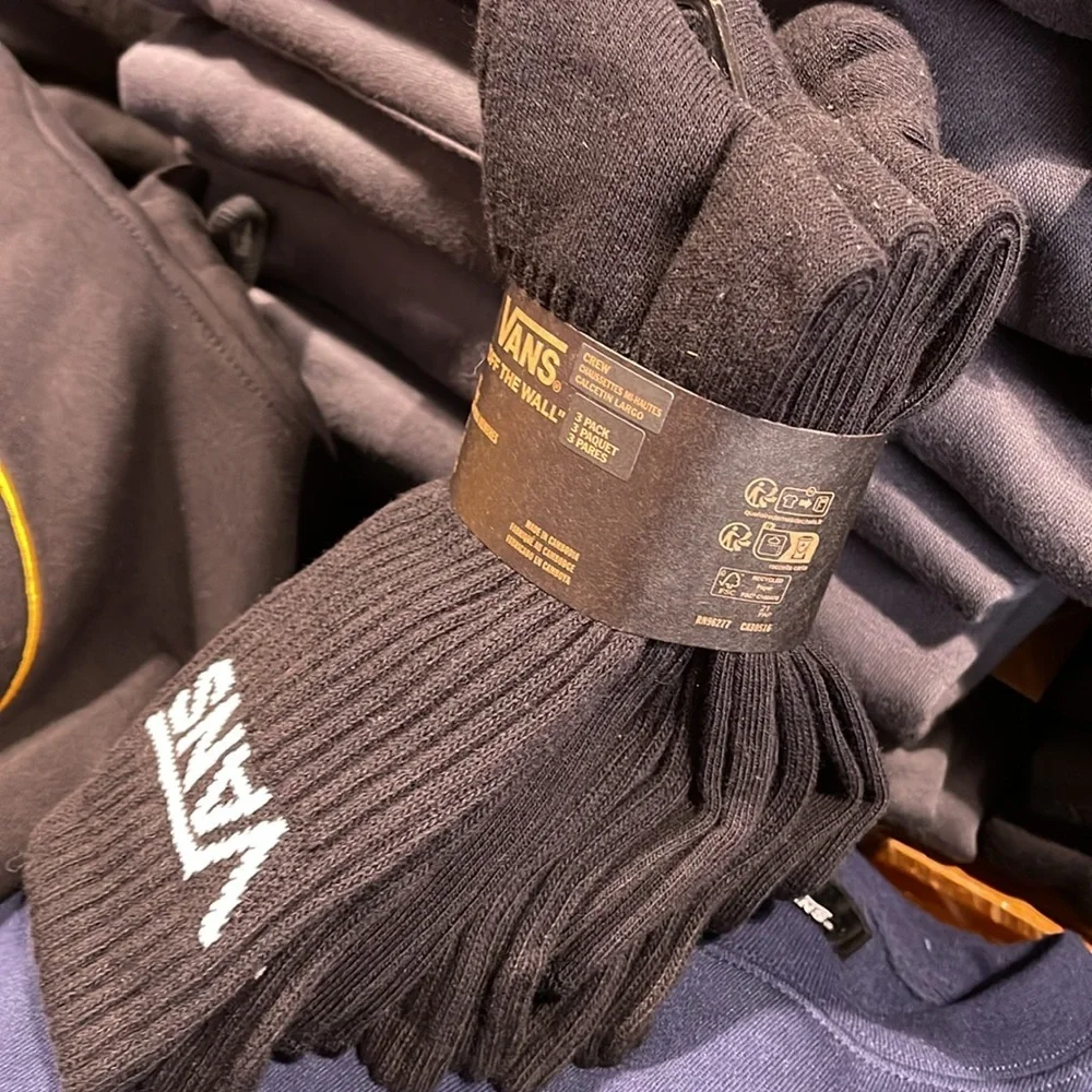 Vans Socks 3 pairs set CREW VANS.
"OFF THE WALL" Black/White
NWT - Picture 15 of 16